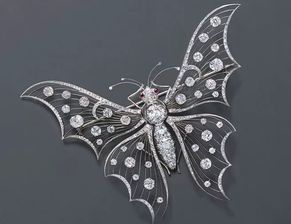 現(xiàn)代珠寶設(shè)計(jì)中點(diǎn)與線的日用之美